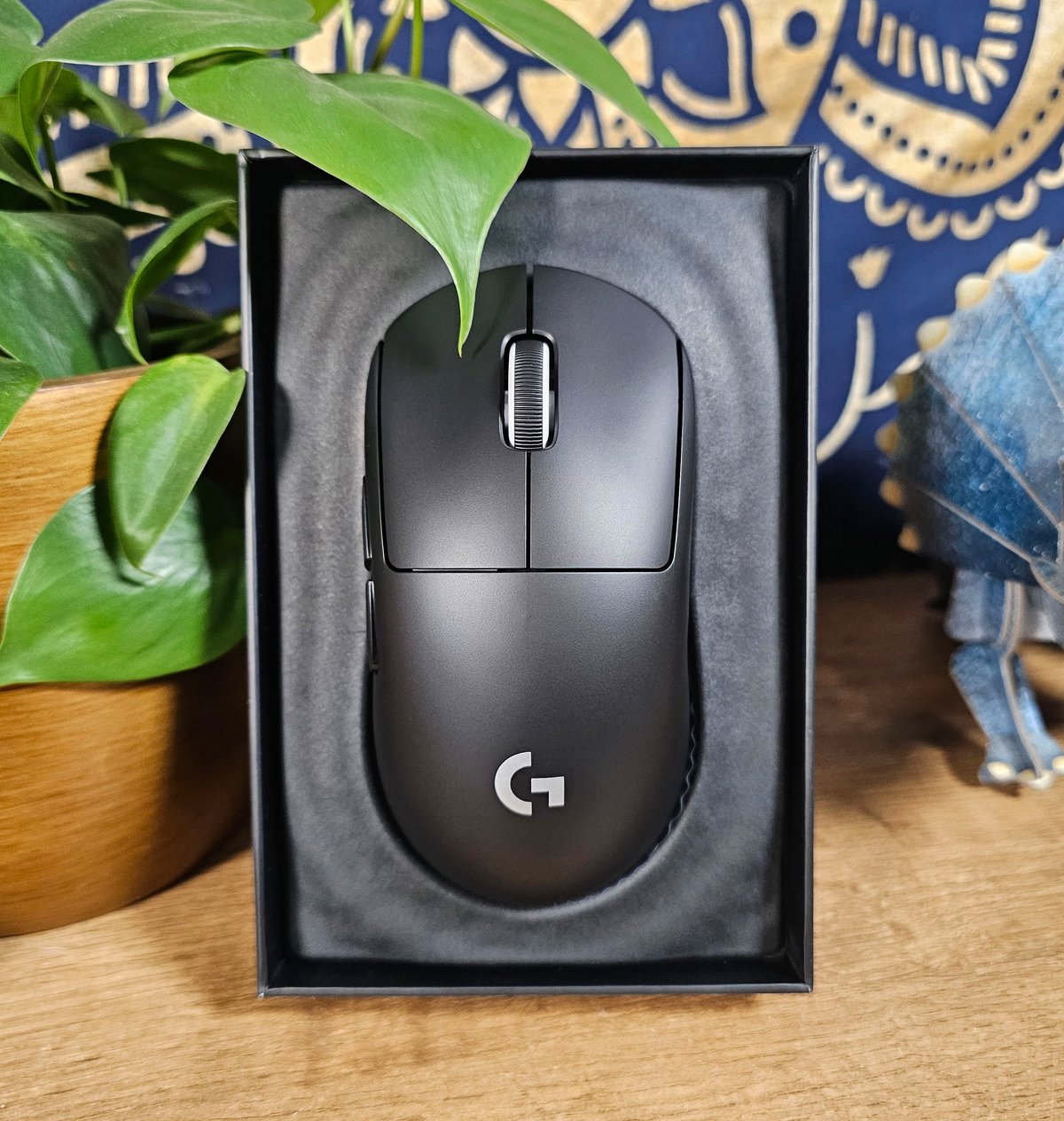 La Logitech G PRO X Superlight 2 est disponible en noir et en blanc, mais aussi en rose ! © Matthieu Legouge pour Clubic