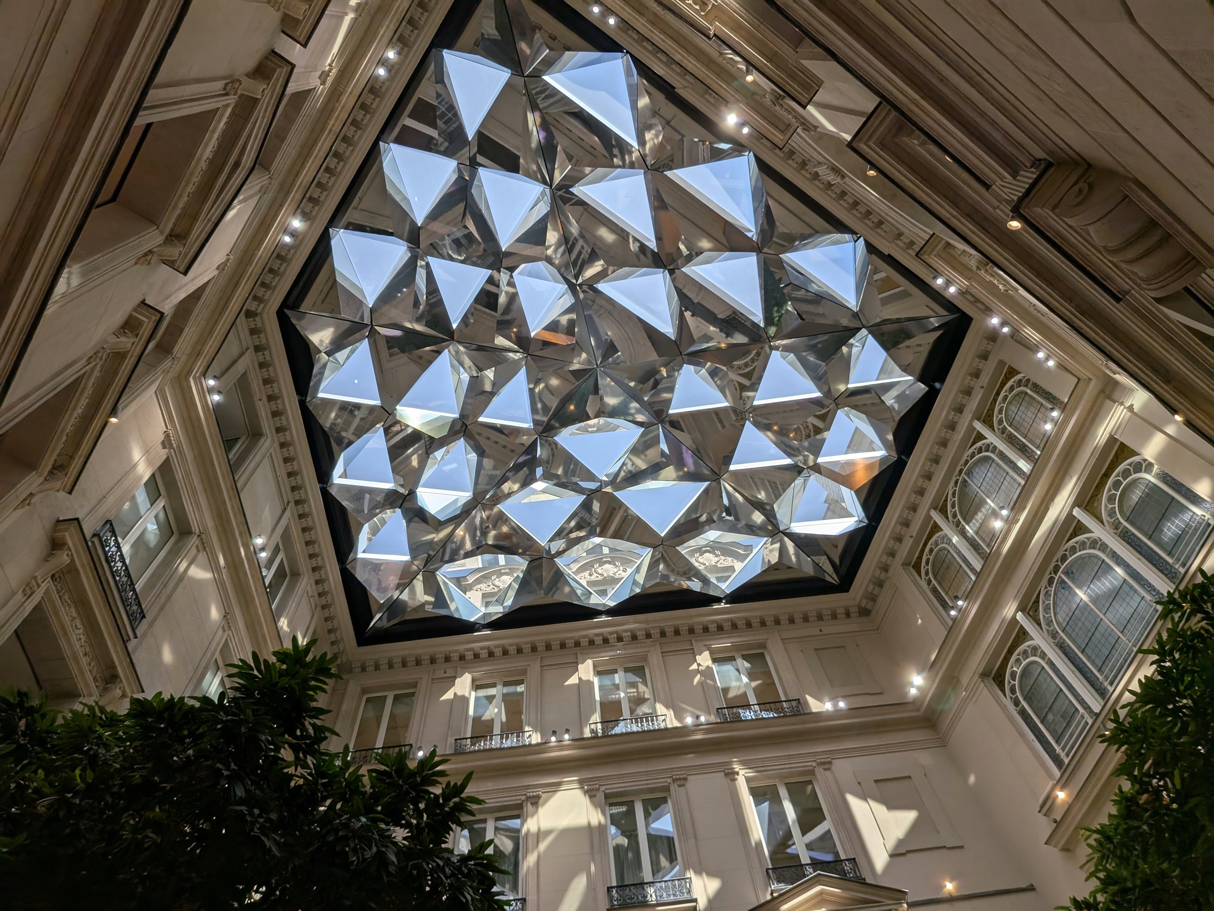 Il claque cet Apple Store des Champs-Élysées. ©Nicolas Guyot pour Clubic