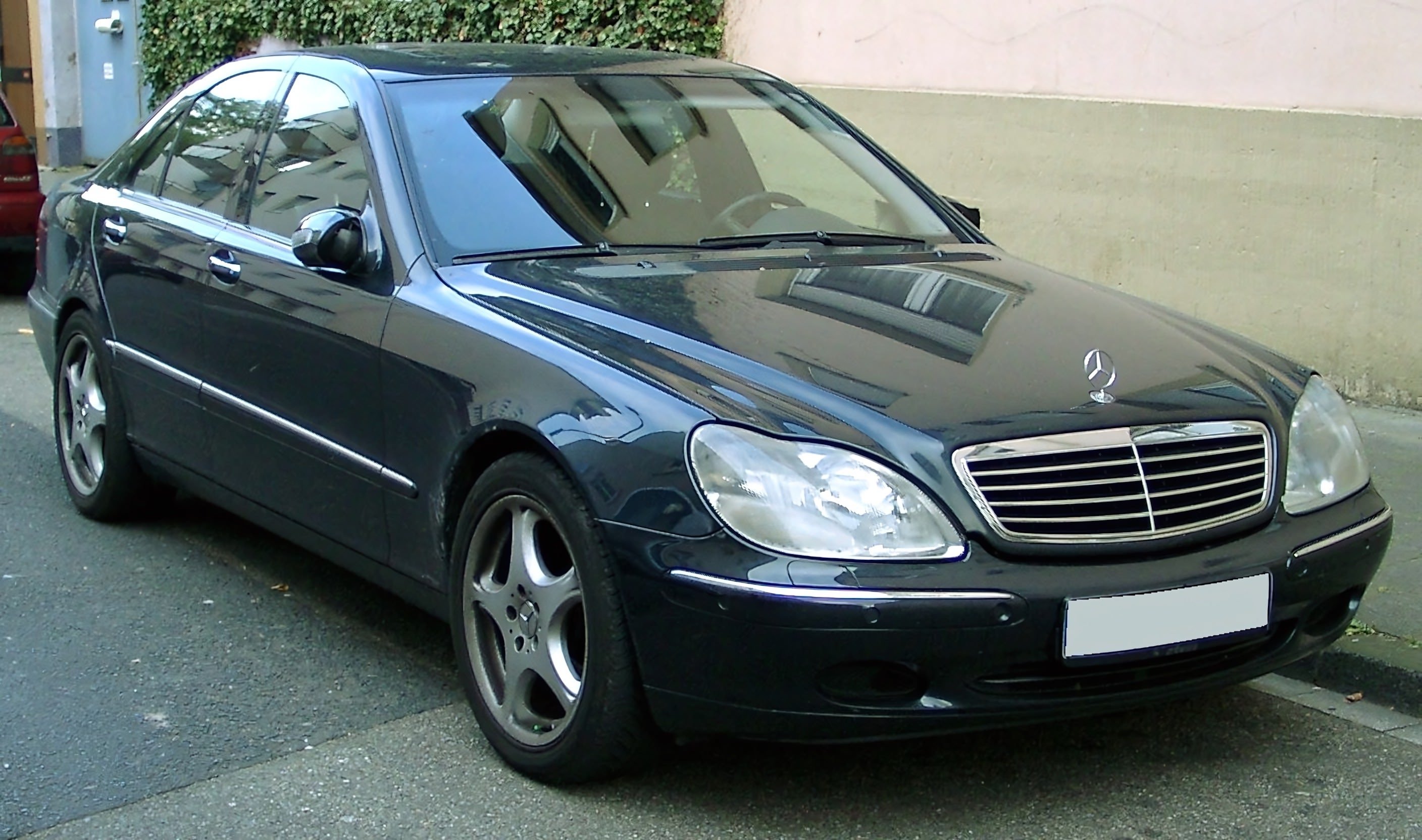 Une Mercedes Classe S de 1999. © Wikimedia Commons