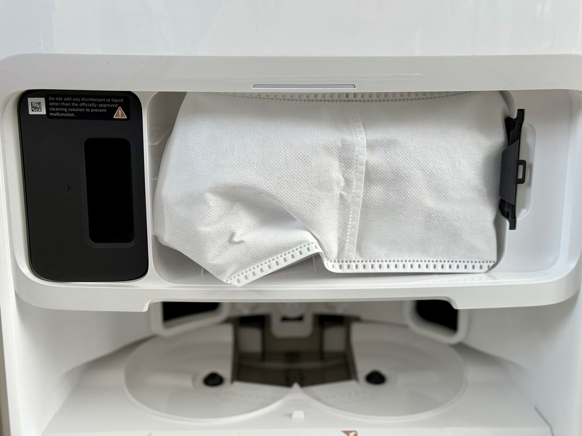 Un sac de 3,5L pré-installé © Mathieu Grumiaux pour Clubic.com