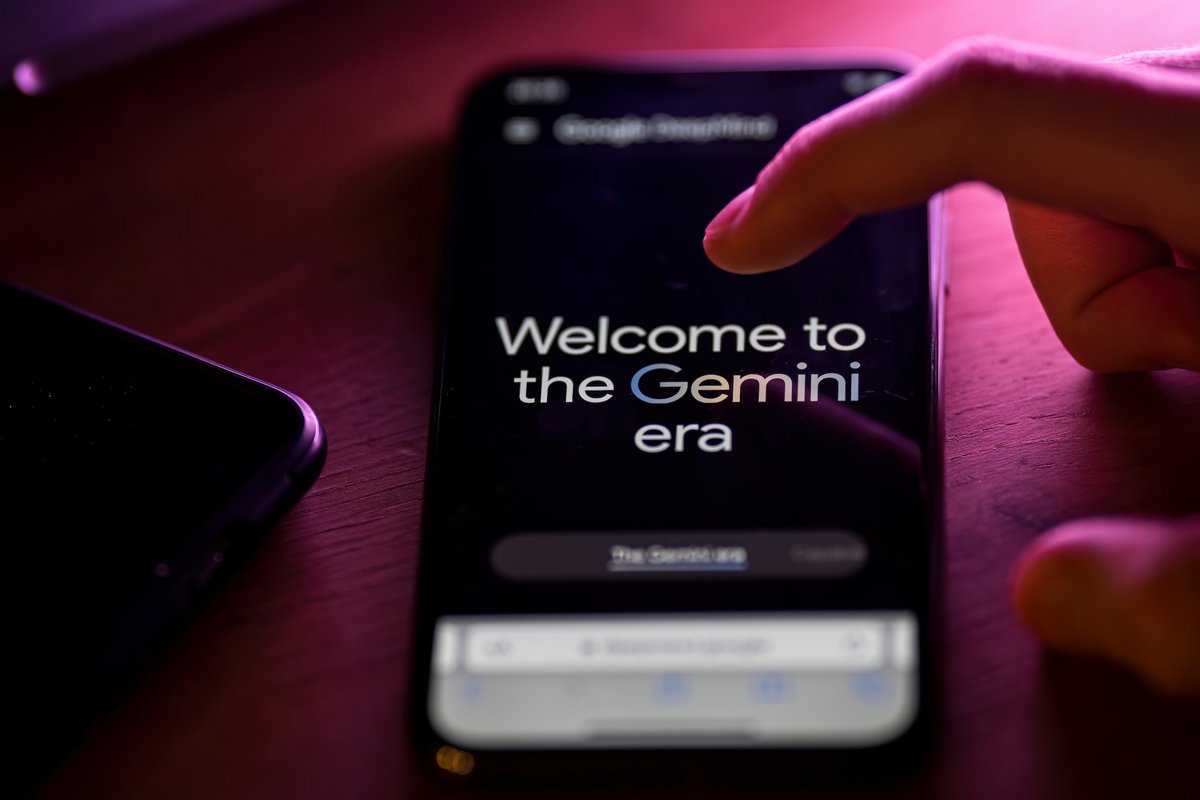 Gemini est accessible sur mobile de plusieurs manières. © Rokas Tenys / Shutterstock
