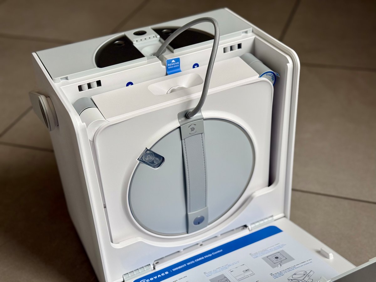 Ecovacs Winbot W2S OMNI Inside
