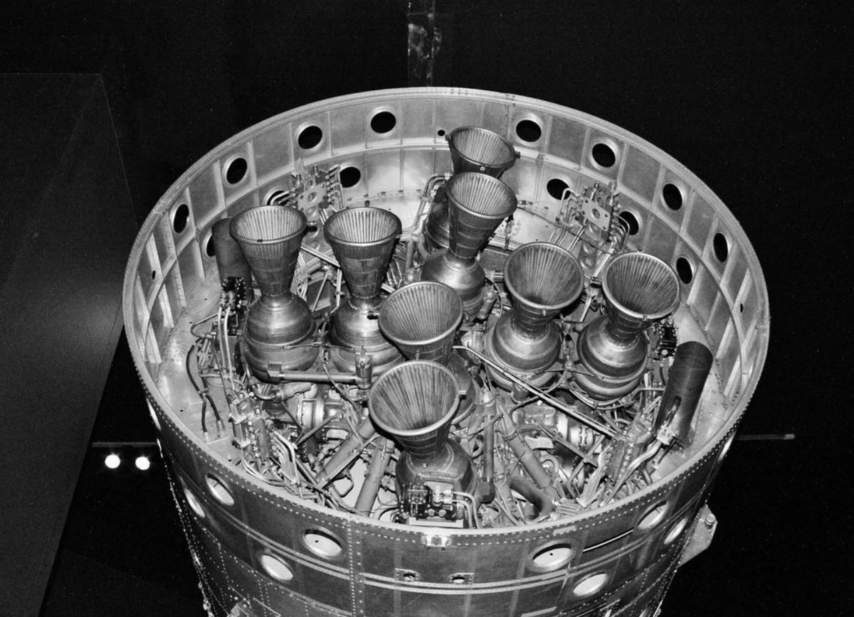 Surprise sous le "capot" du premier étage avec l'impressionnant moteur Gamma 8 © London Science Museum