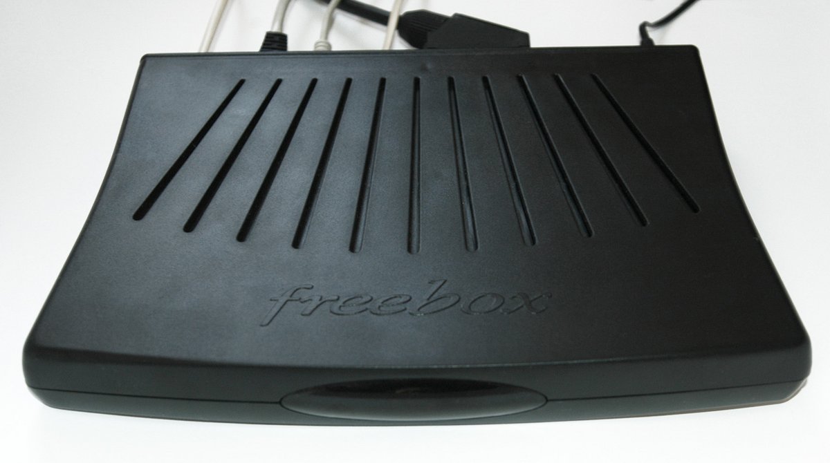 La Freebox V4 vue de face © Wikimedia