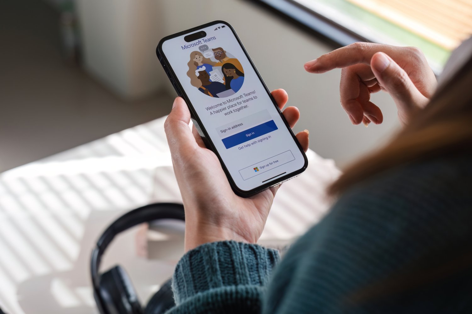 Microsoft Teams se la joue réseau social ! ©wichayada suwanachun / Shutterstock