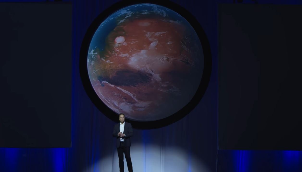 Tranquillement devant Mars qui subitement y gagne un océan et des paysages verts. Crédits SpaceX