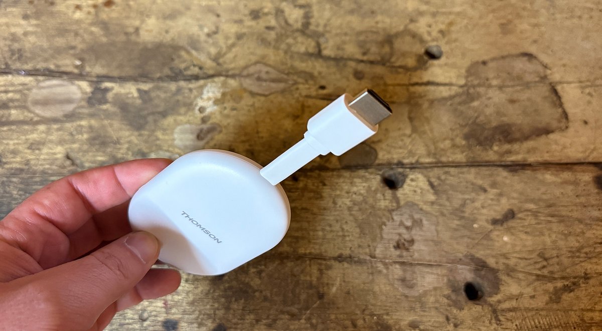 Le connecteur HDMI se situe d'un côté, l'USB-C de l'autre. © Charles Gouin-Peyrot pour Clubic