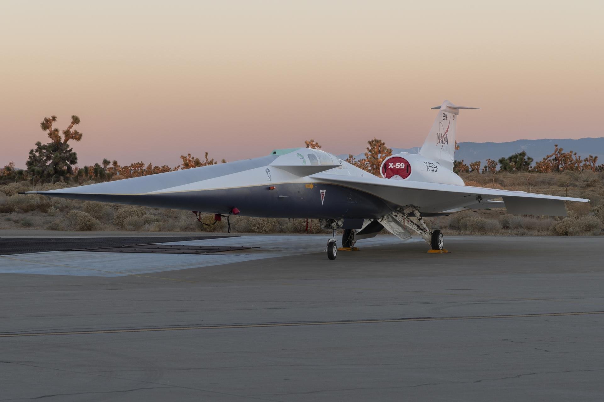 Le cockpit du X-59 est positionné à peu près au milieu du fuselage. Quel nez ! ©  NASA/Steve Freeman