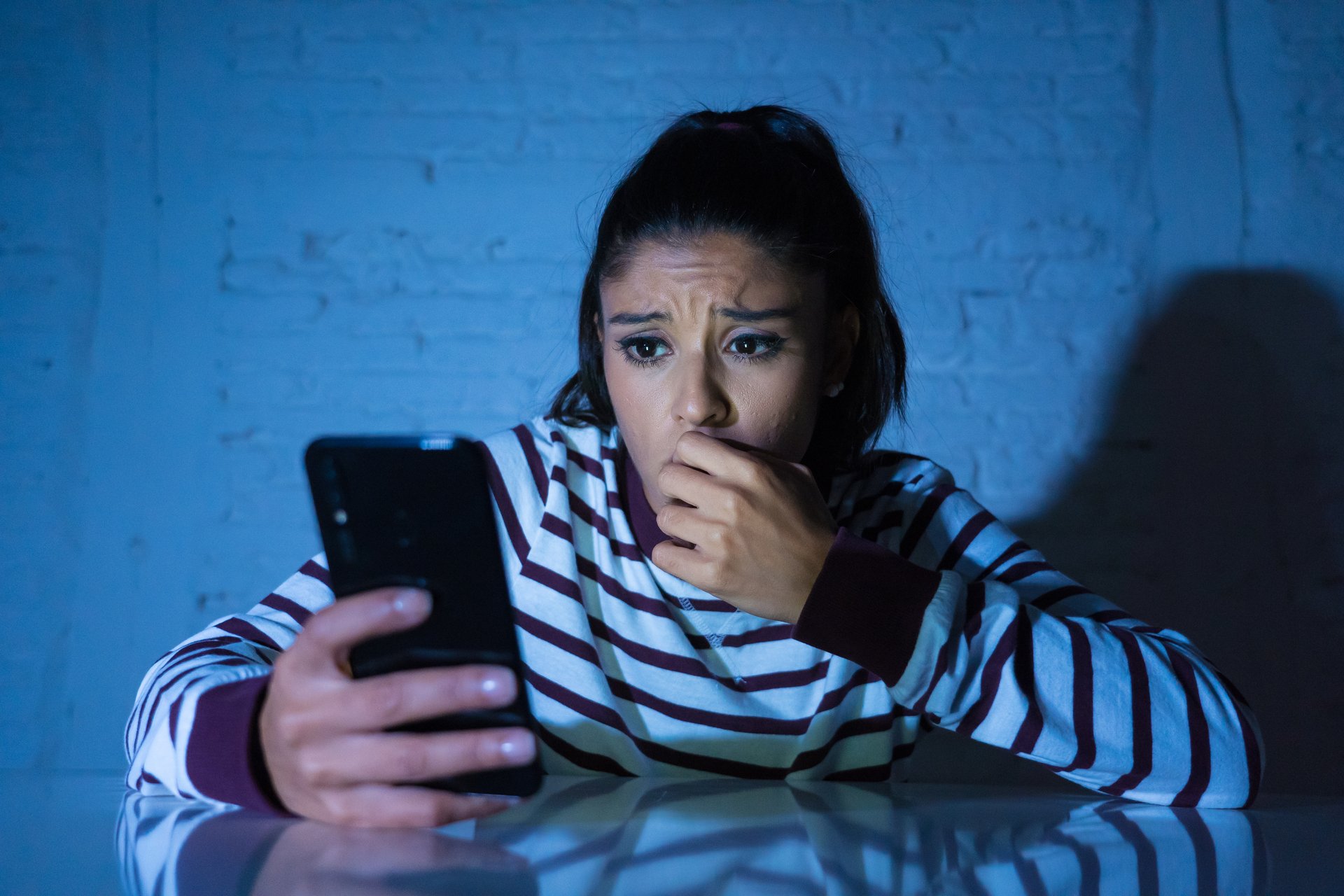  Pour la Commission européenne, trop de contenus à caractère terroriste circulent en ligne, et ce, dans de nombreux pays © Shutterstock