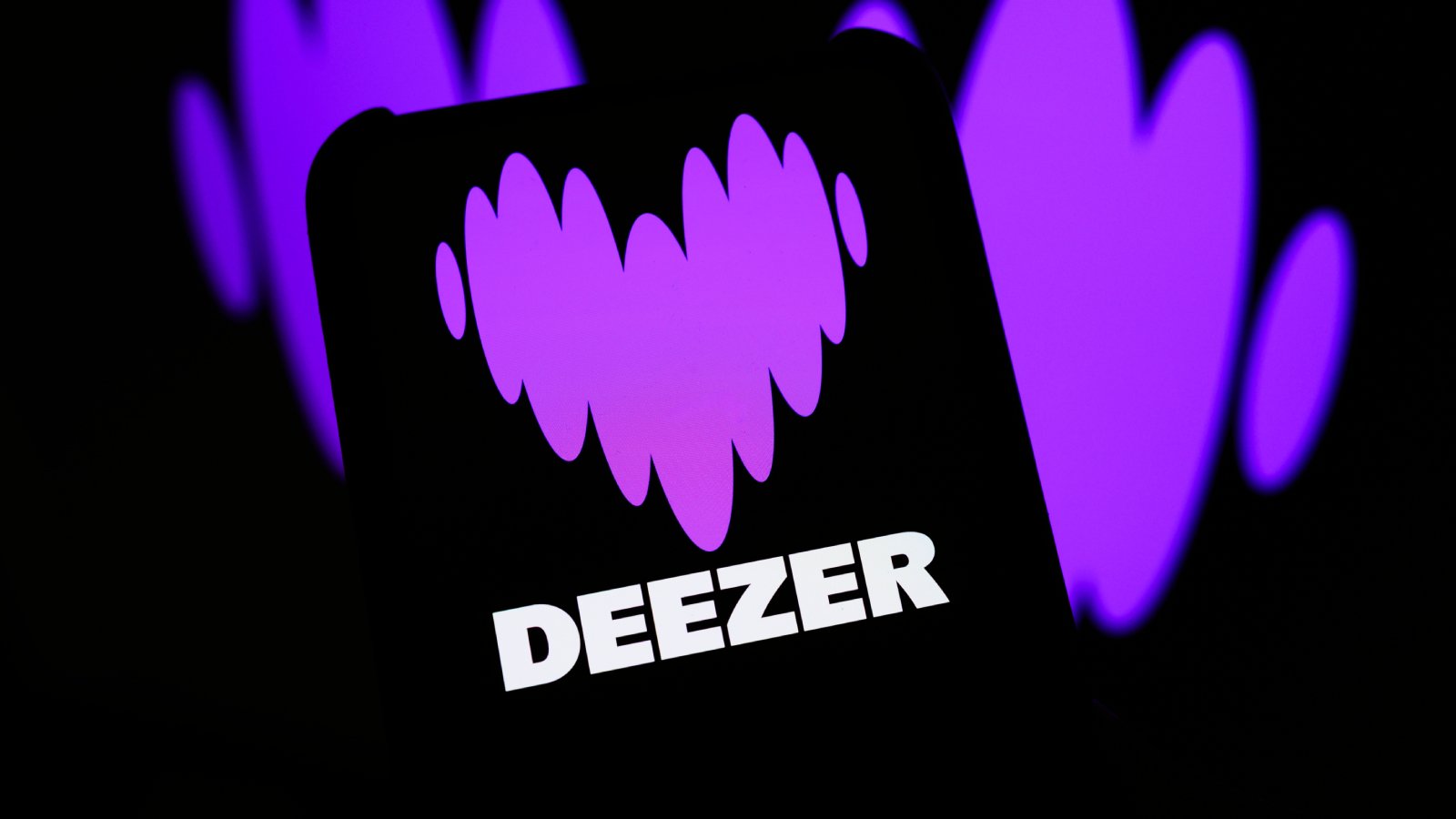 Deezer tente de lutter contre l'afflux de musiques générées par IA. ©Samuel Boivin / Shutterstock