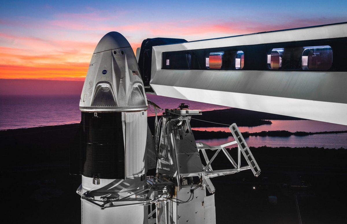 La capsule Crew Dragon lors de la préparation pour son vol d'essai en 2019. ©SpaceX/NASA