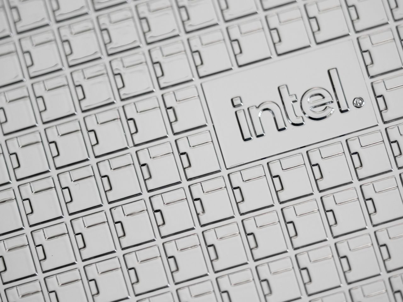 Intel va cesser de faire profiter de ses innovation open source aux concurrents - ©Daniel Chetroni / Shutterstock