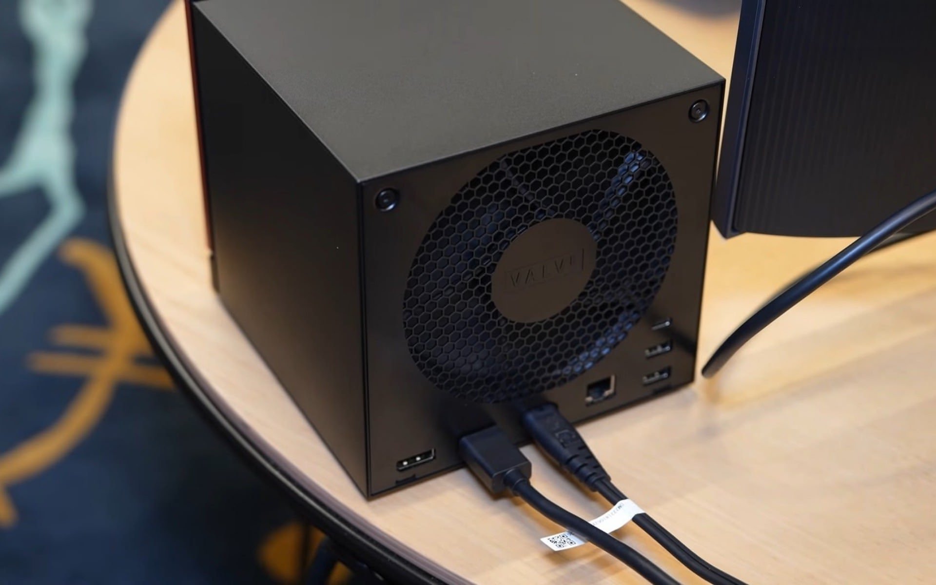 Le port HDMI à l'arrière de la Steam Machine - © Gamer Nexus