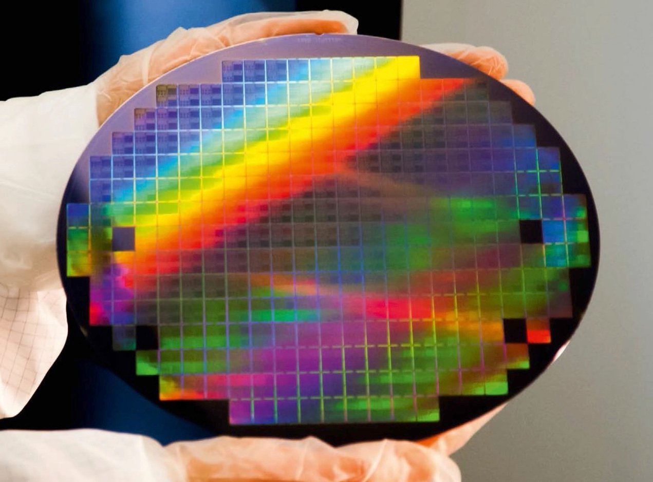 Ici des MicroLED sur un wafer de 300 mm // © ALEDIA via FlatPanelsHD