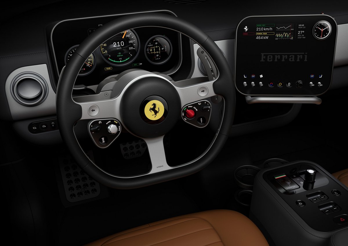 Ferrari confie l’intérieur de son premier modèle à deux figures emblématiques du design industriel. © Ferrari