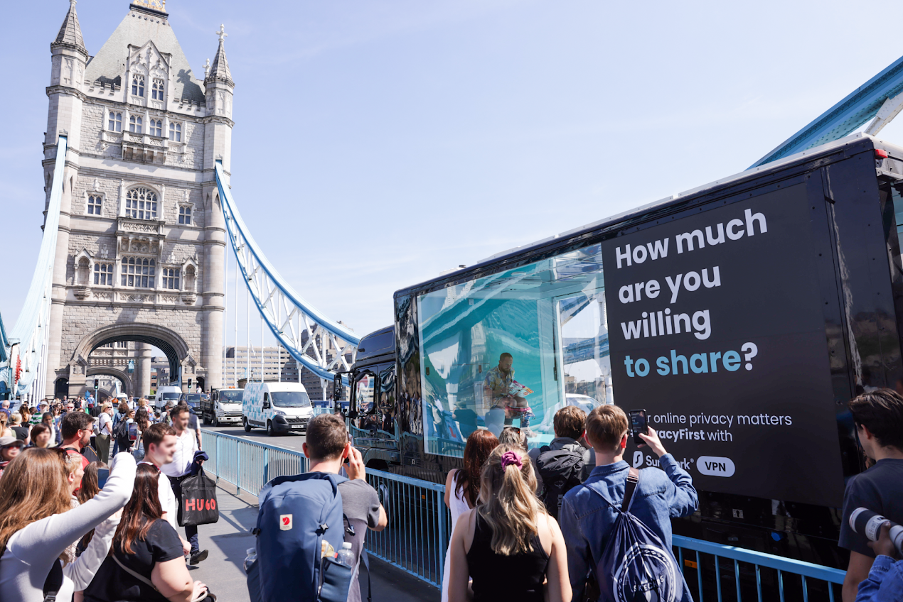 Les toilettes Surfshark, ici sur Tower Bridge © Surfshark