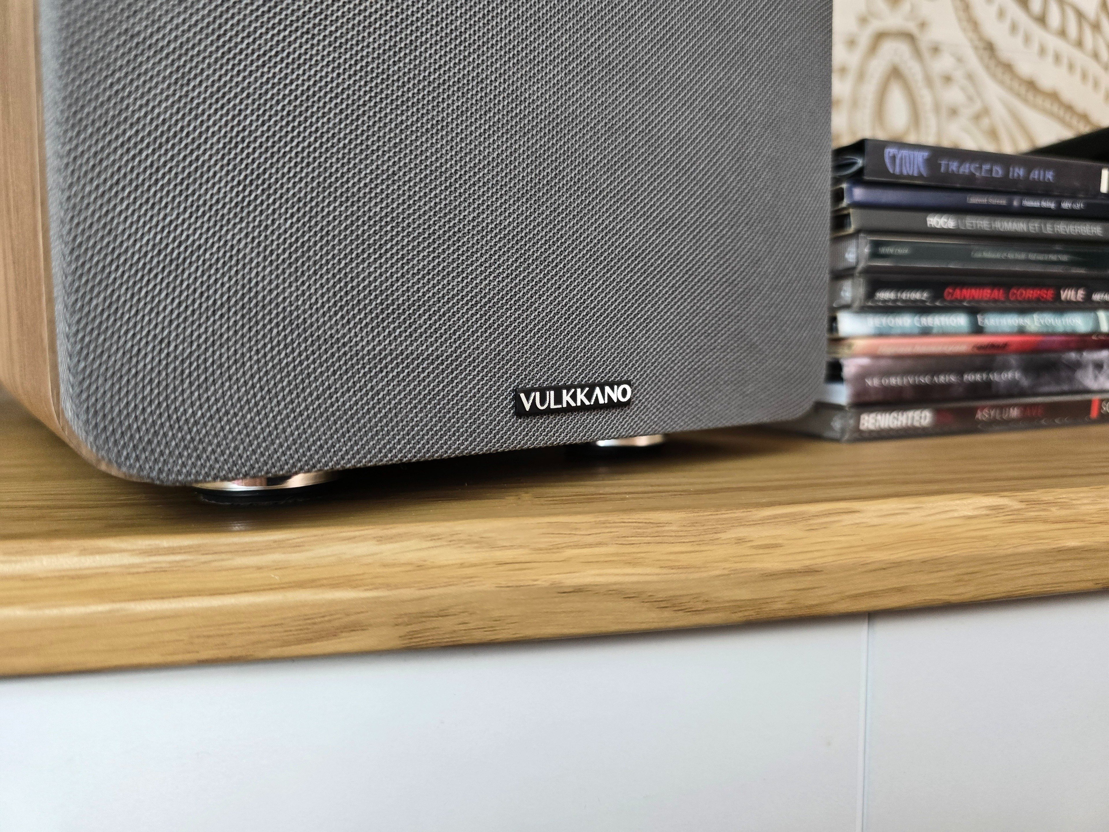 Vulkkano, ça vous parle ? La marque espagnole se positionne en concurrent direct d'Edifier. © Matthieu Legouge