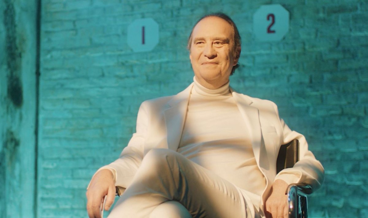 Une photo de Xavier Niel assis © Free