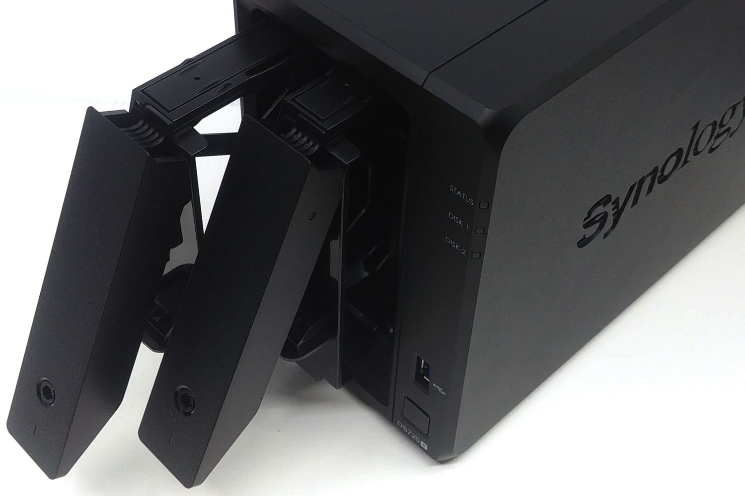 Synology DiskStation DS723+ NAS 2 Go de RAM DDR4 ECC + 2 disques durs
