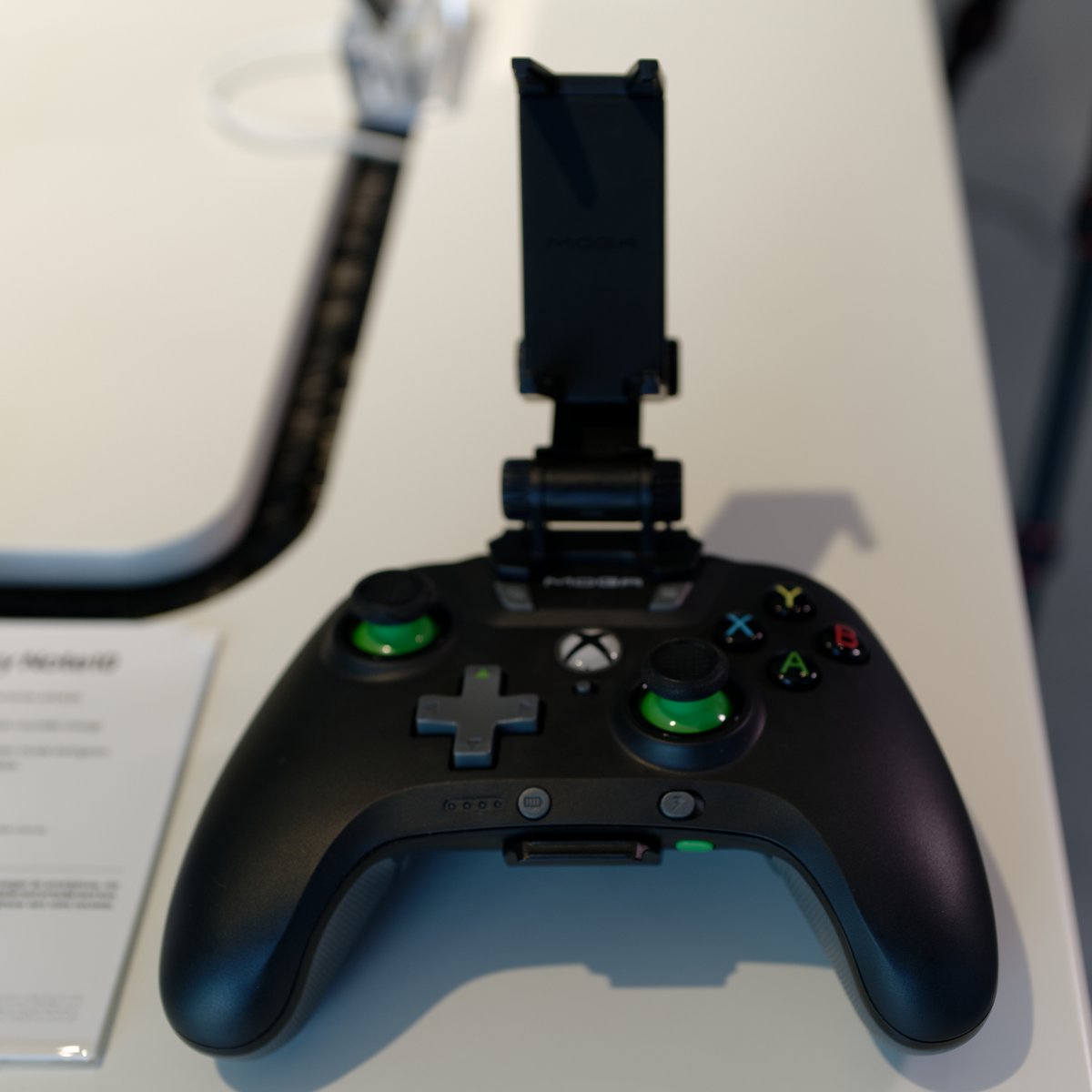 Manette Moga proposée par Samsung