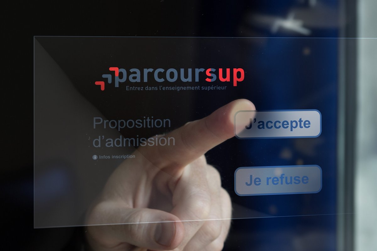 Parcoursup © Maurice NORBERT / Shutterstock.com