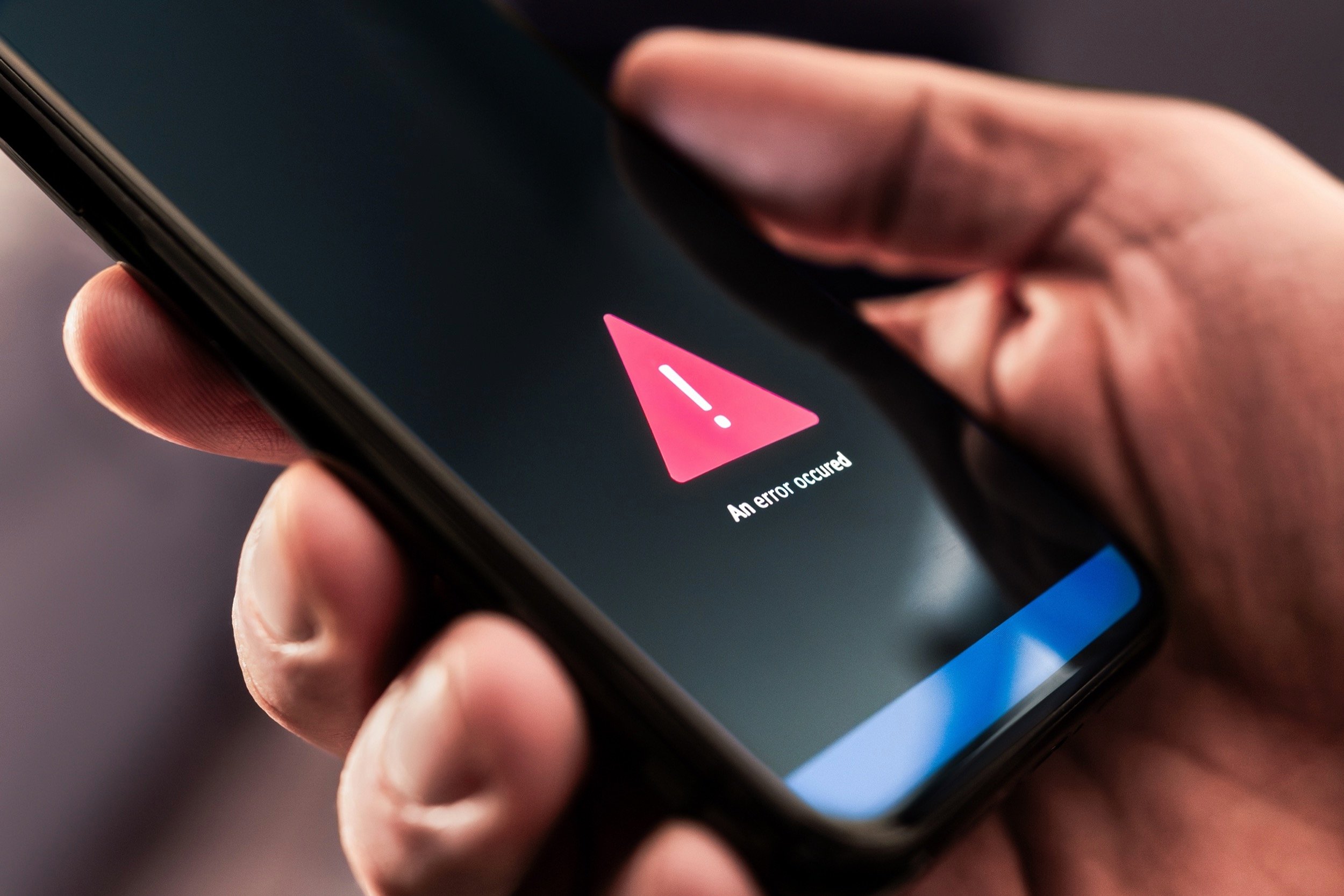 Si vous n'arrivez pas à joindre votre NAS ou votre imprimante depuis votre smartphone, pensez à utiliser le split tunneling pour exclure les connexions locales de la couverture VPN. © Tero Vesalainen / Shutterstock