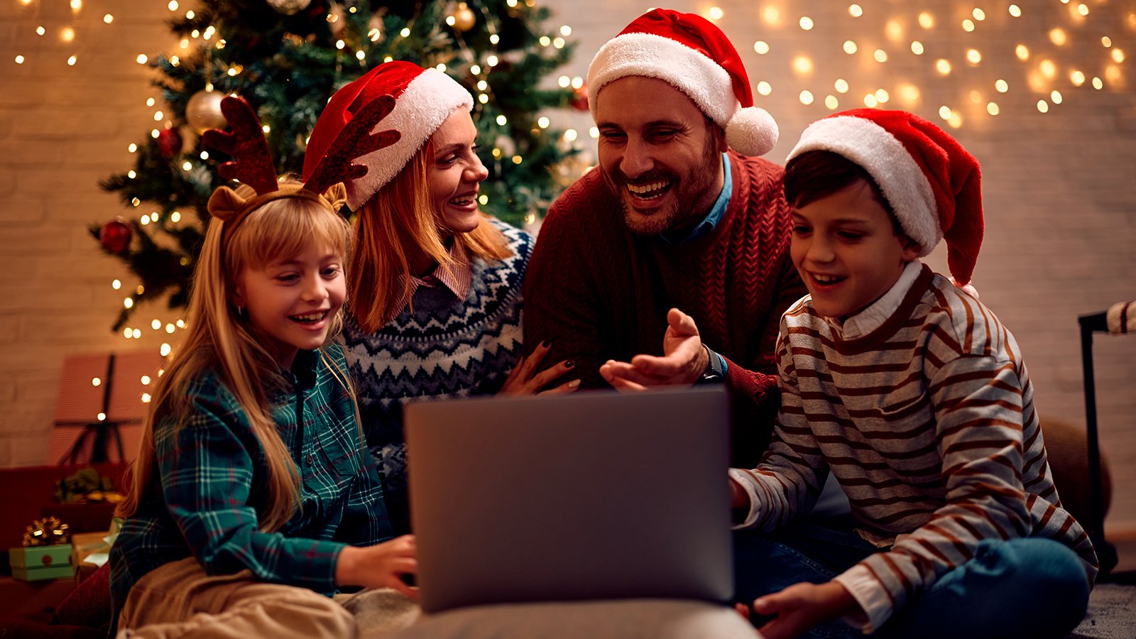 En cette fin d’année, Bouygues Telecom mise sur la B&You Pure Fibre : une offre rapide, stable et sans fioritures, idéale pour un foyer bien connecté. ©Shutterstock