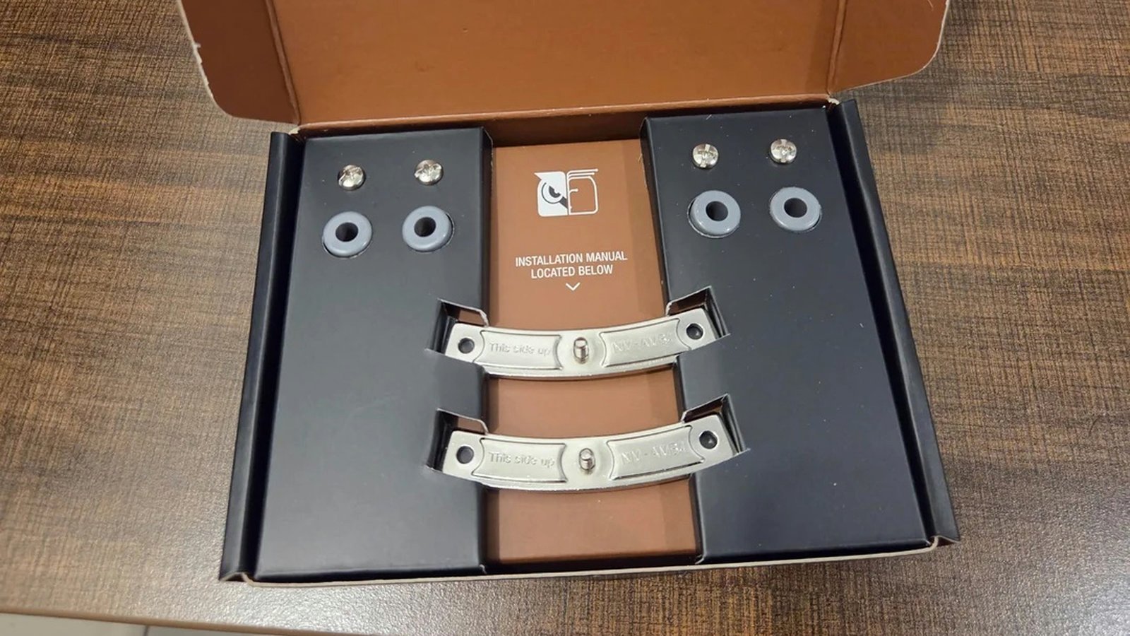 Noctua continue de fournir, gratuitement, des kits d'adaptation pour ses ventirads. © Wccftech