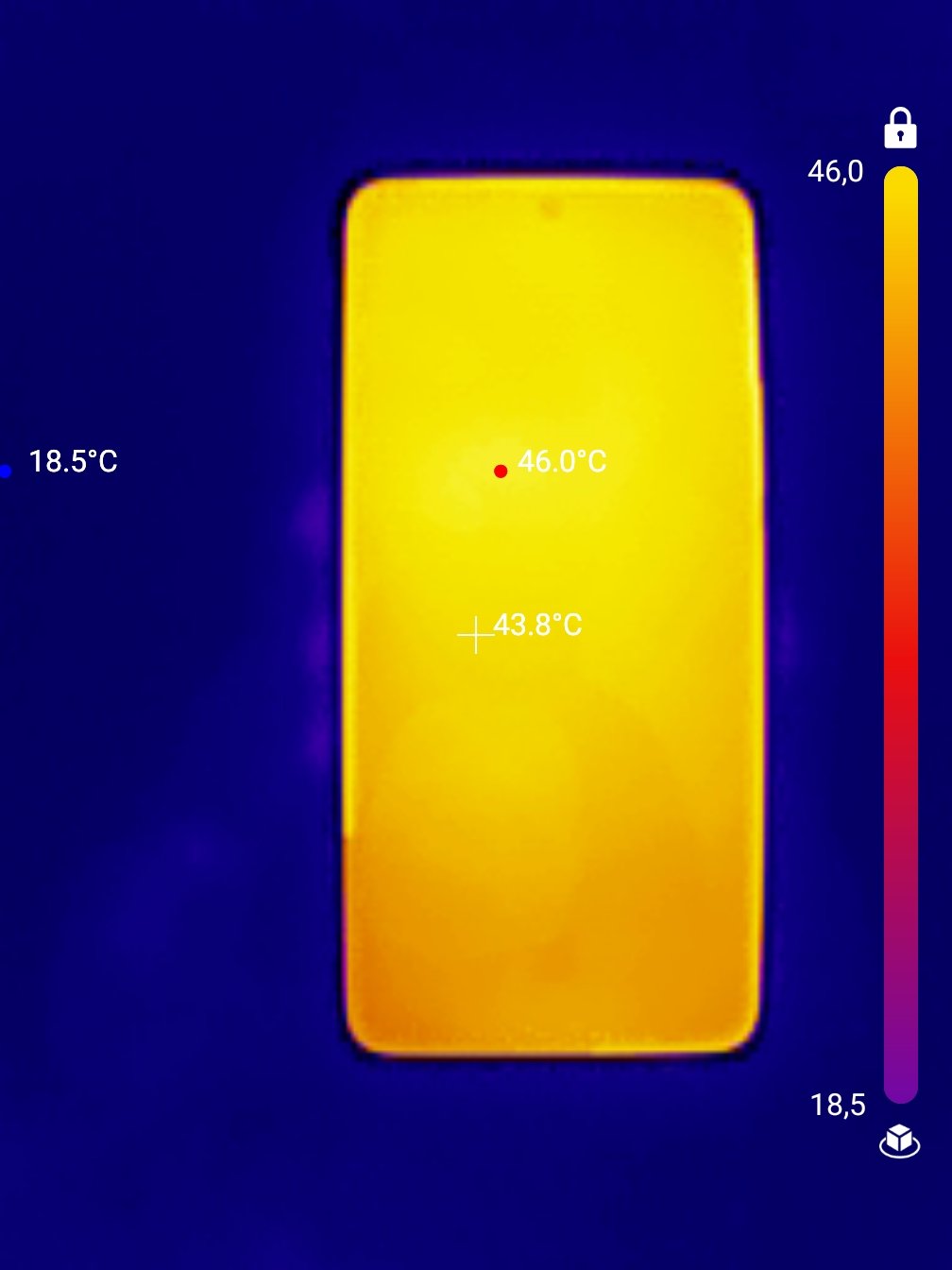 La dissipation thermique est efficace, mais fait chauffer l'extérieur du 14T Pro © Marc Mitrani pour Clubic 