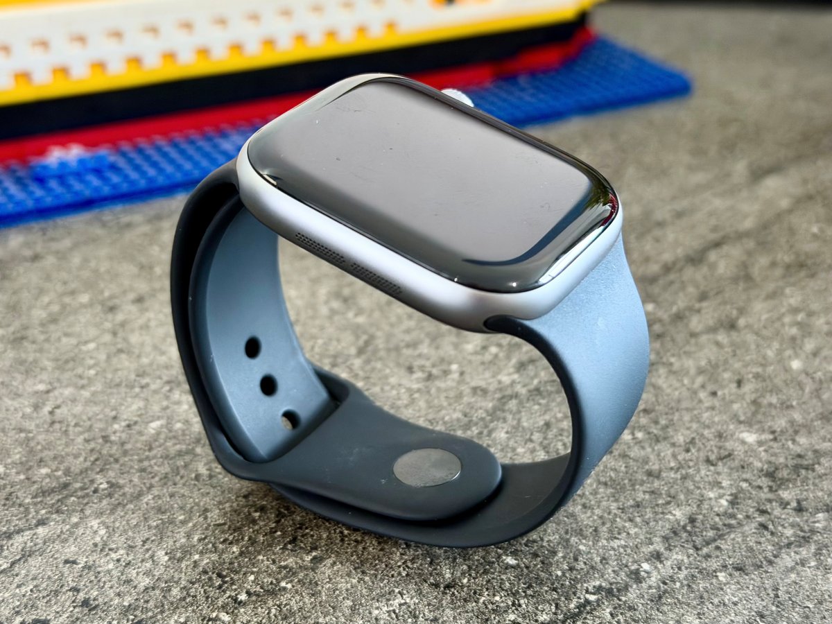Une épaisseur inchangée, et toujours l'Apple Watch la plus fine de la gamme ©Mathieu Grumiaux pour Clubic