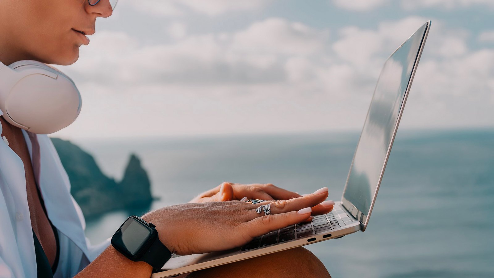 Yesim.app, une eSIM pour tous ceux qui veulent rester connectés à l'étranger © panophotograph / Shutterstock