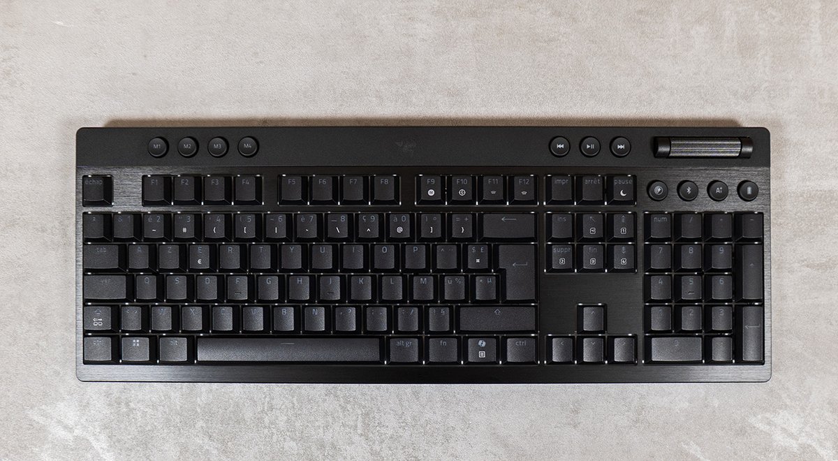 Le BlackWidow V4 low Profile adopte une armature en aluminium et plastique ABS. ©Charles Gouin-Peyrot pour Clubic