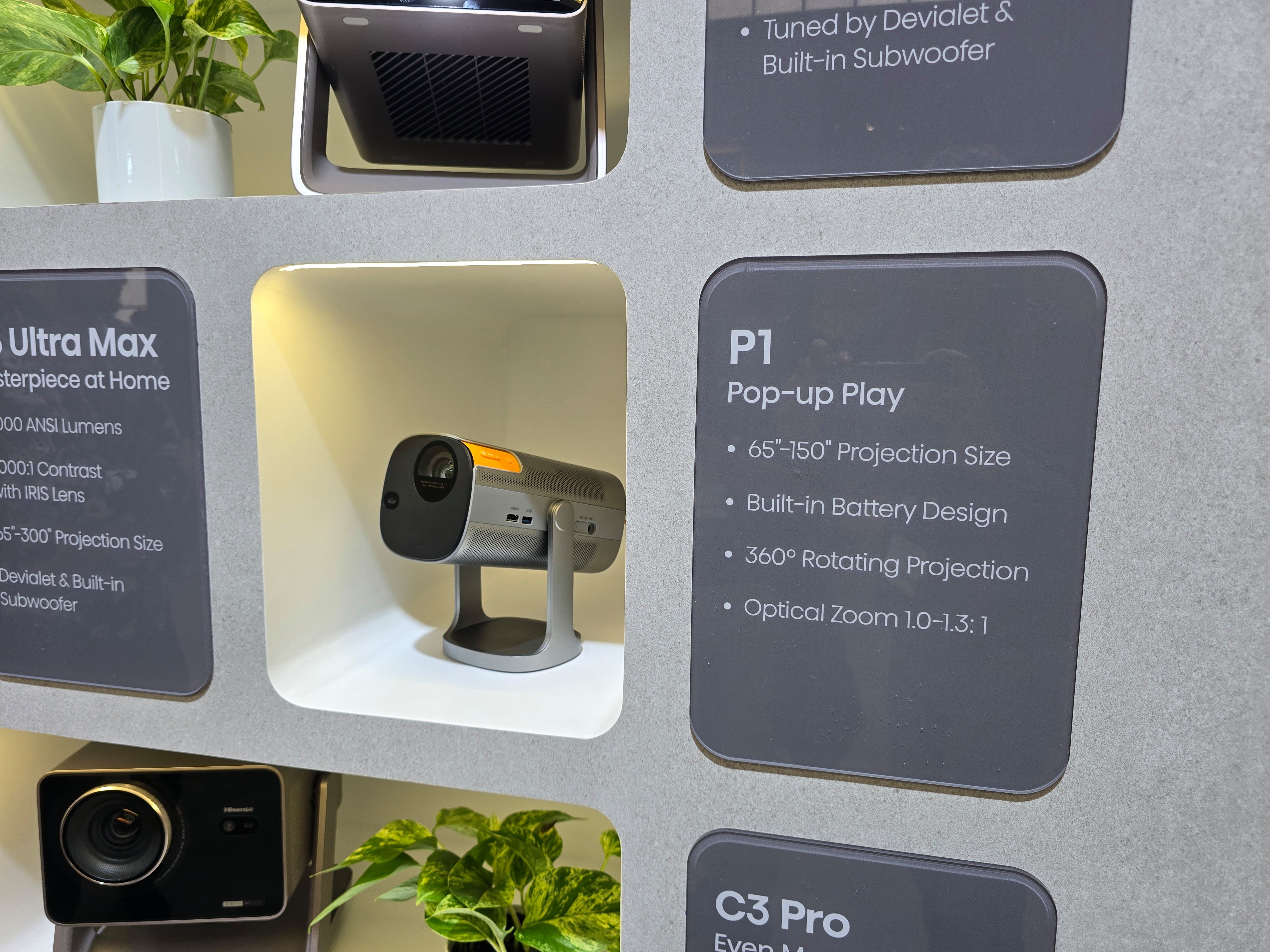 Hisense arrive avec un projecteur triple laser vraiment nomade. © Matthieu Legouge