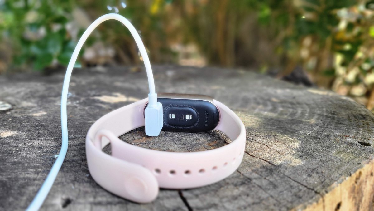 La recharge du Smart Band 10 ne prend qu'une petite heure. - © Johan Gautreau pour Clubic.com