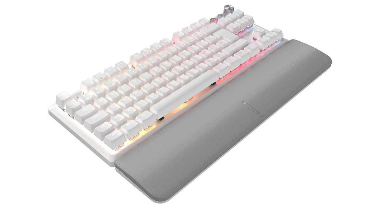 Corsair propose une version blanche de son clavier, mais Logitech a en plus du rose © Corsair