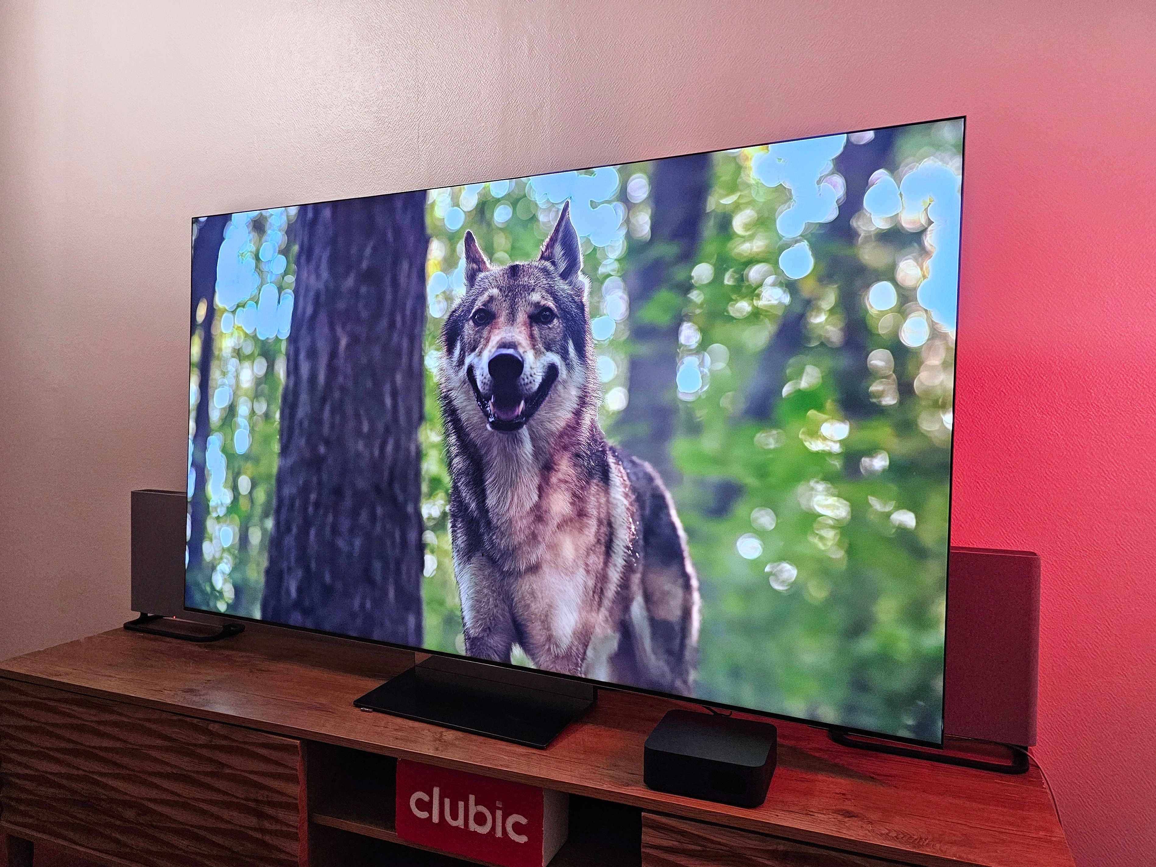 S'agissant d'un téléviseur 8K, le Samsung QN900D consomme beaucoup d'énergie ! En revanche, il propose diverses options permettant de presque diviser la consommation par deux © Matthieu Legouge