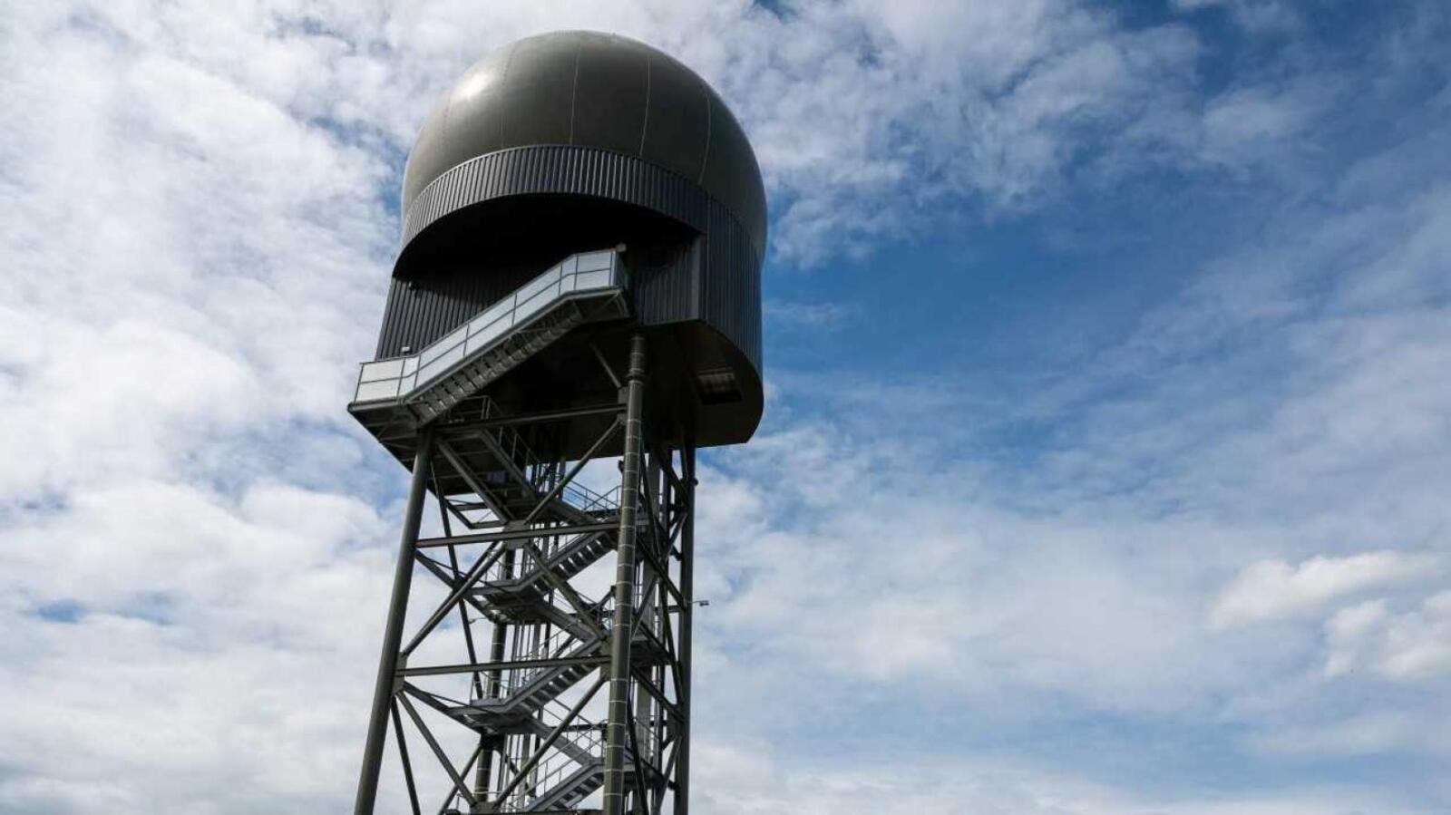 Un nouveau radar GM403, ici en photo et capable de détecter des drones à 450 km, vient d'entrer en service en France. © armée de l'Air et de l'Espace