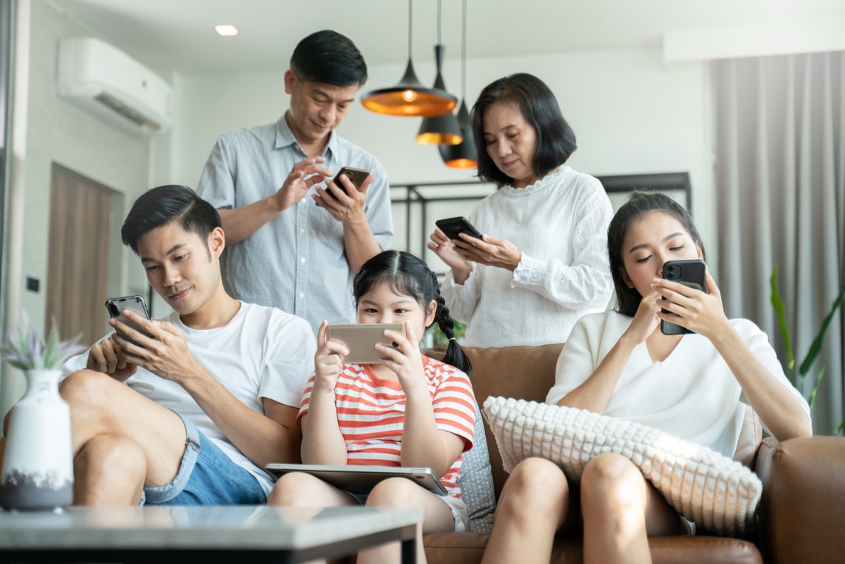 Vacances connectées : comment protéger les appareils de toute la famille sans se ruiner grâce à ce VPN en promo ? © Fit Ztudio / Shutterstock