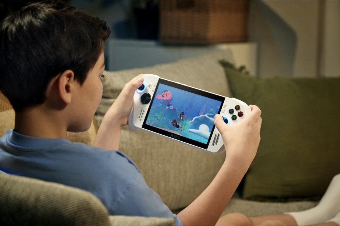 Des versions blanches des consoles semblent donc bien prévues. ©ASUS/Microsoft