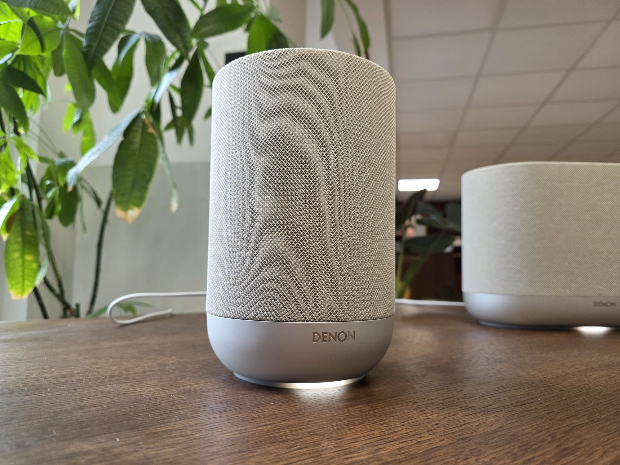 L'enceinte Denon Home 200 débarque dans notre comparatif des meilleures enceintes connectées. © Guillaume Fourcadier pour Clubic