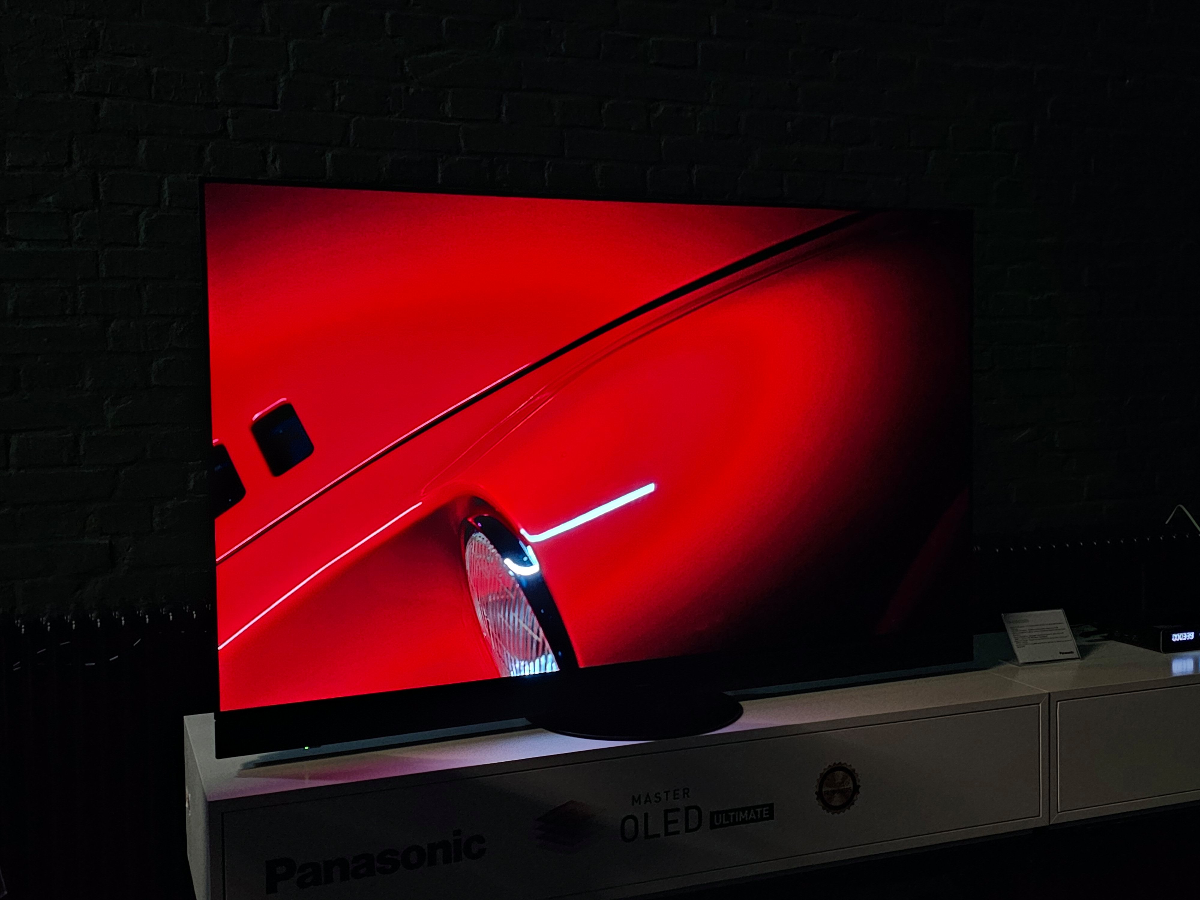 Panasonic TX-65MZ2000 © Matthieu Legouge pour Clubic