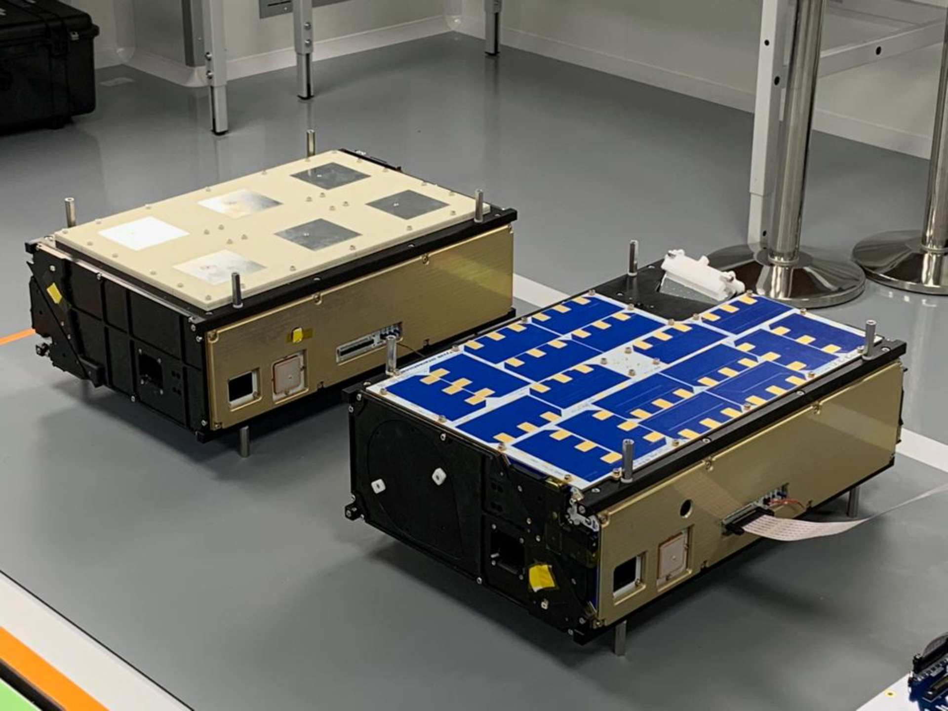 Les deux petits satellites FSSCat. Crédits ESA/PLS