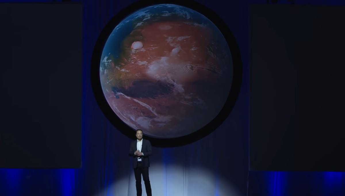 Tranquillement devant Mars qui subitement y gagne un océan et des paysages verts. Crédits SpaceX