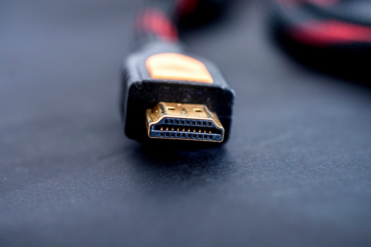 L'HDMI 2.2 devrait être officialisée le 6 janvier à l'occasion du CES 2025 © Shutterstock / Agrofruti