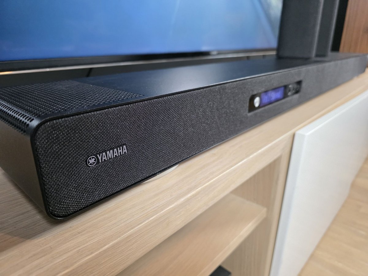 Assez sobre, la Yamaha True X Surround 90A n'en est pas moins premium  © Guillaume Fourcadier pour Clubic