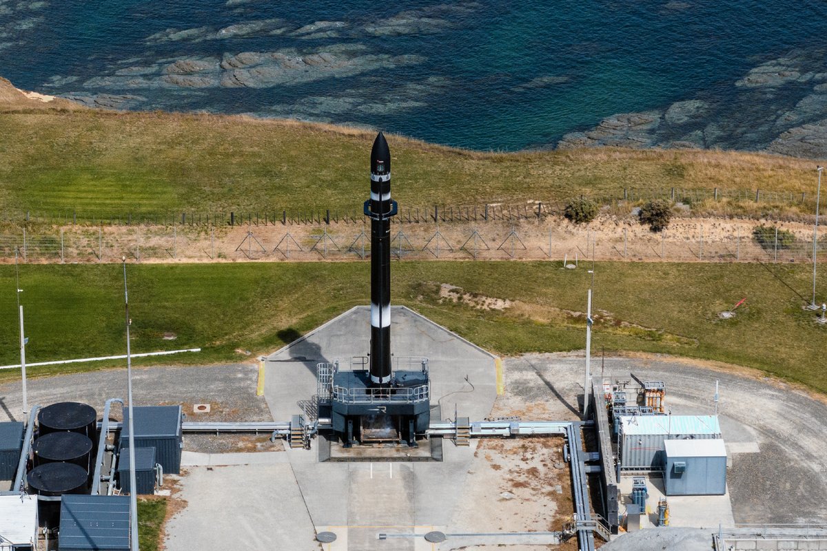 Le lanceur Electron avant le début de la mission High Five. © Rocket Lab / FlickR