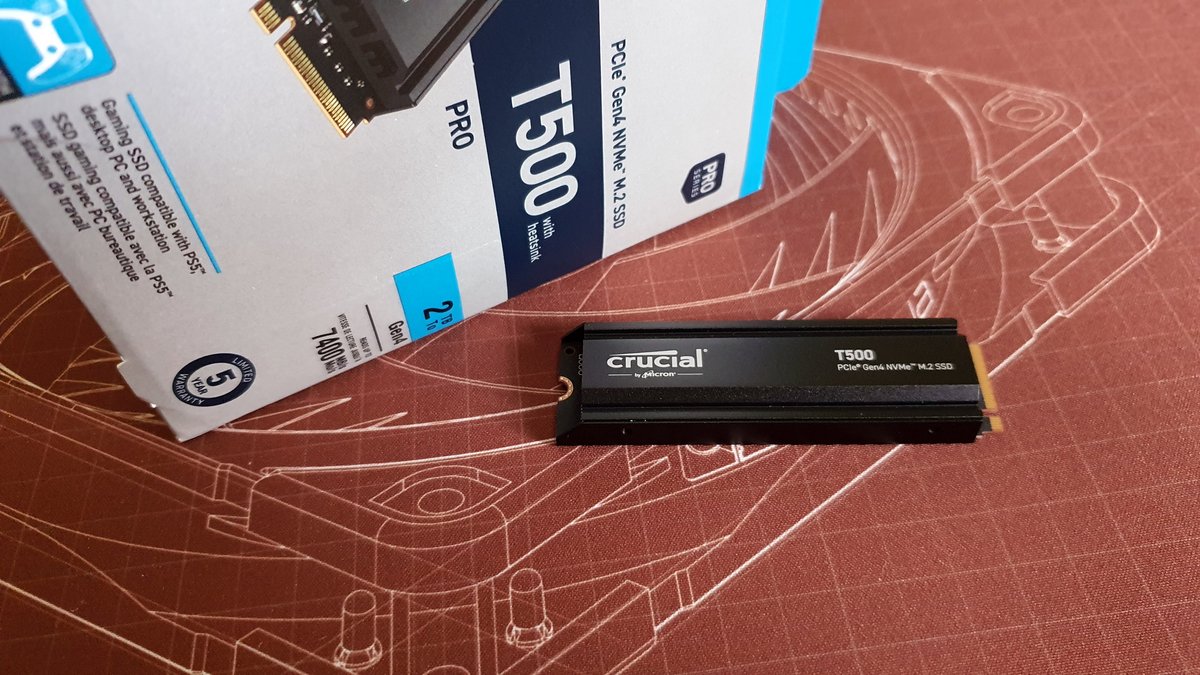 Le Crucial T500 et sa (toute petite) boîte  © Nerces pour Clubic