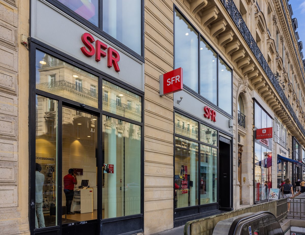 Une boutique SFR à Paris © ArDanMe / Shutterstock.com