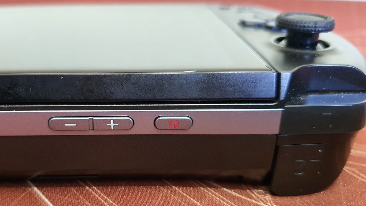 GPD Win 4 vs Steam Deck