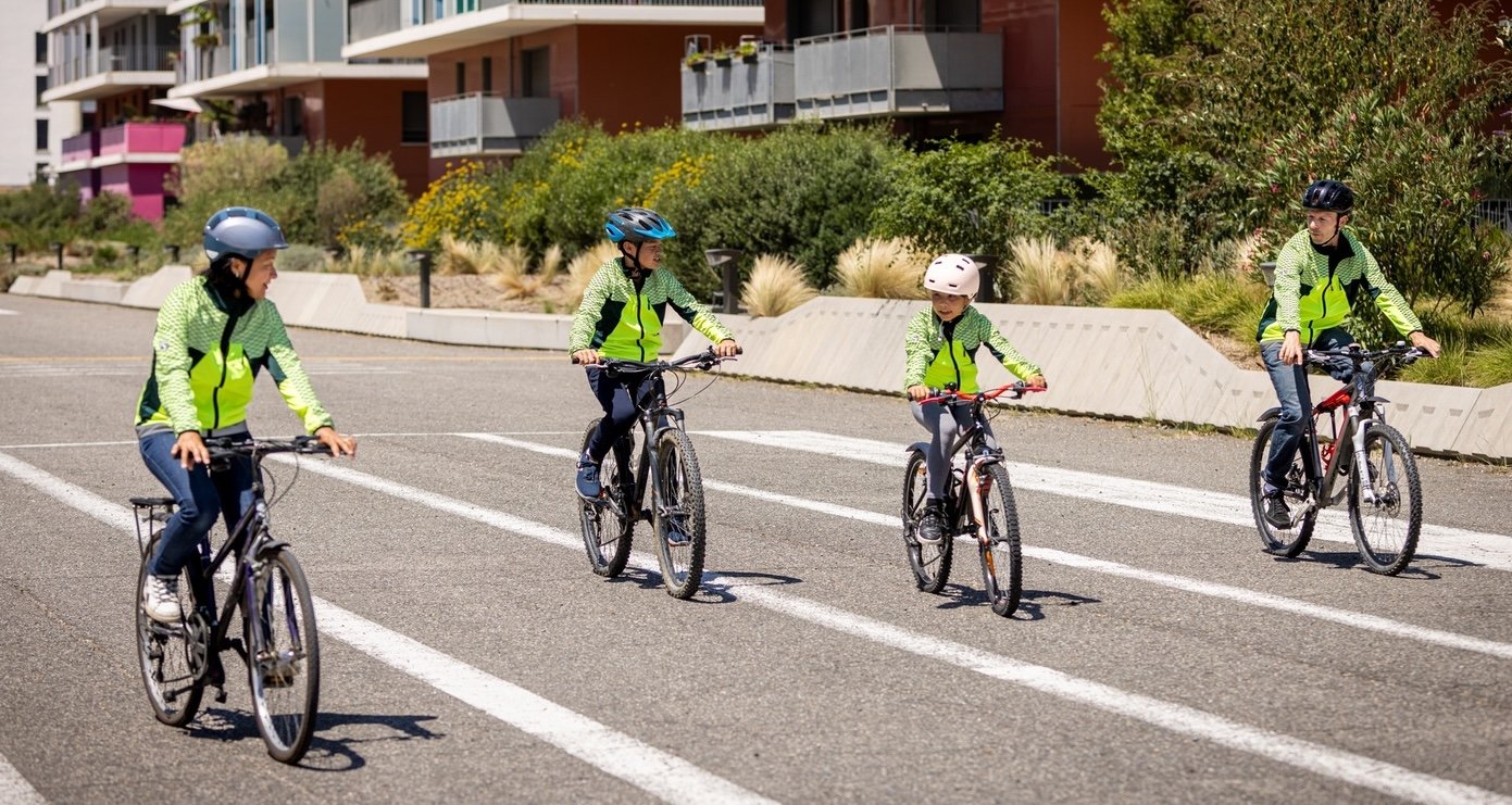 Le gilet "Detectable Light" est conçu pour augmenter la détectabilité du porteur © Urban Circus